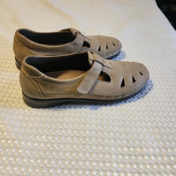 SAS EUC WOMEN'S SIZE 10.5 SUEDE LEATHER ROAMER SLIPON LOAFERS SHOES CREAM TAN - Picture 1 of 11